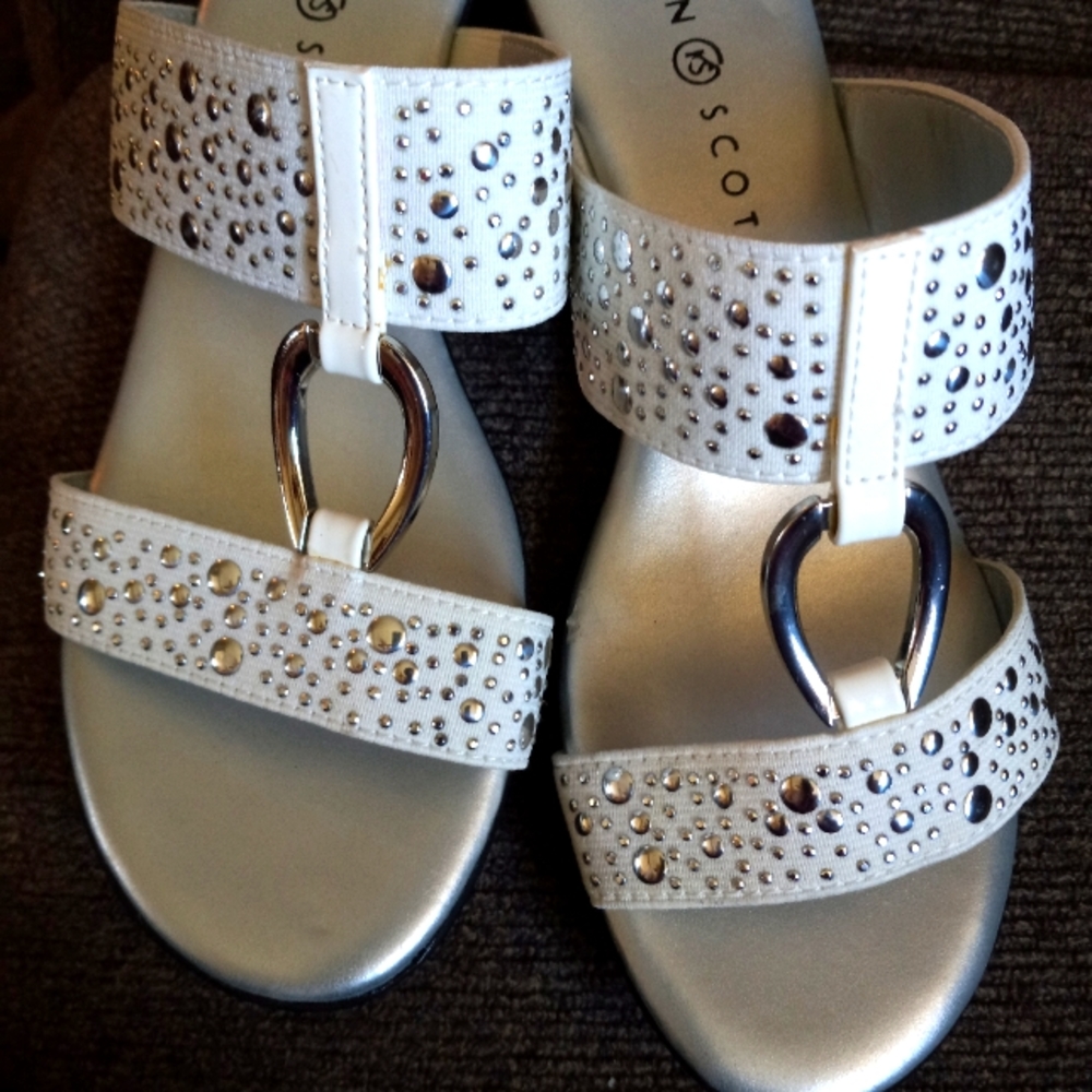KS white sandles